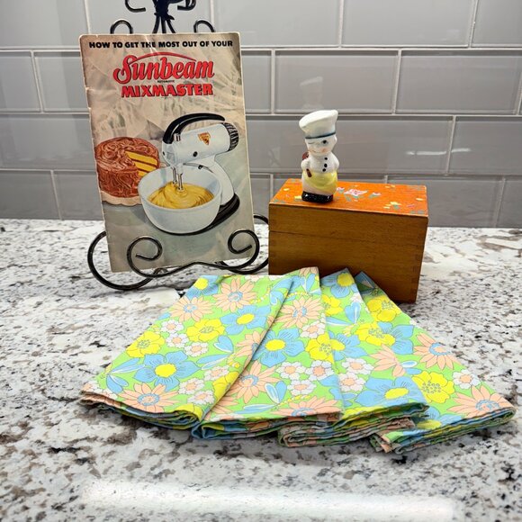 Vintage Kitchen Bundle, Recipe Box - Chicken Easel - Retro Napkins - - Picture 11 of 17